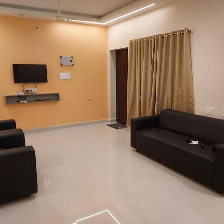 Srirangam Service Apartment Tiruchirappalli Exterior photo