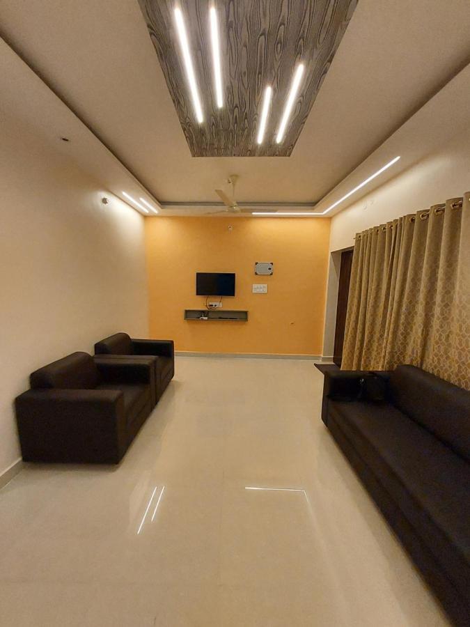 Srirangam Service Apartment Tiruchirappalli Exterior photo