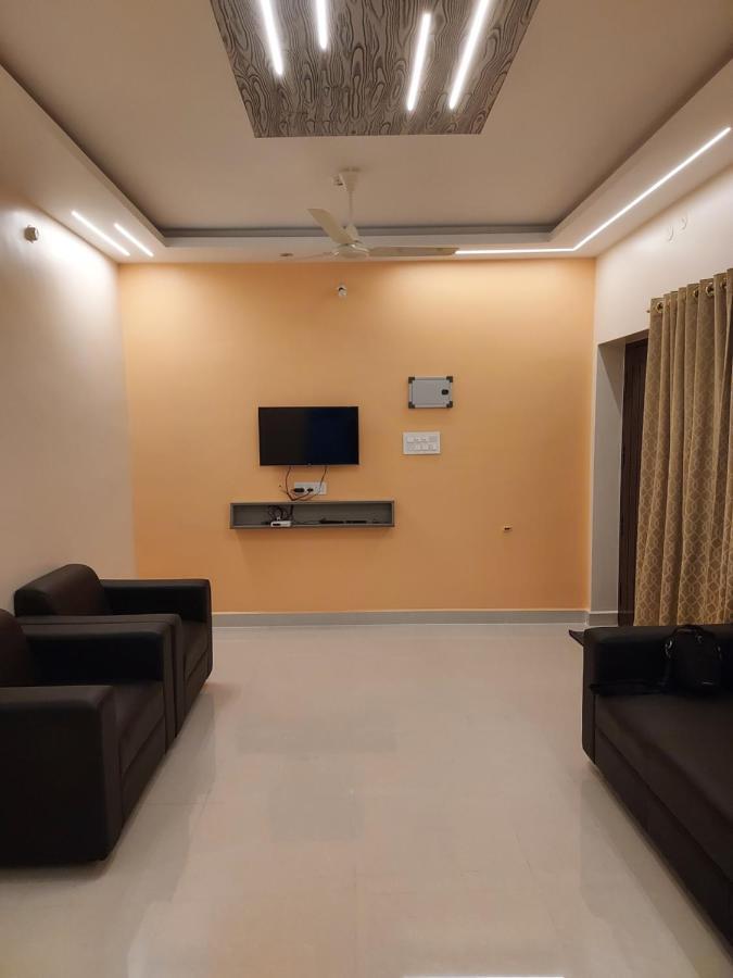 Srirangam Service Apartment Tiruchirappalli Exterior photo