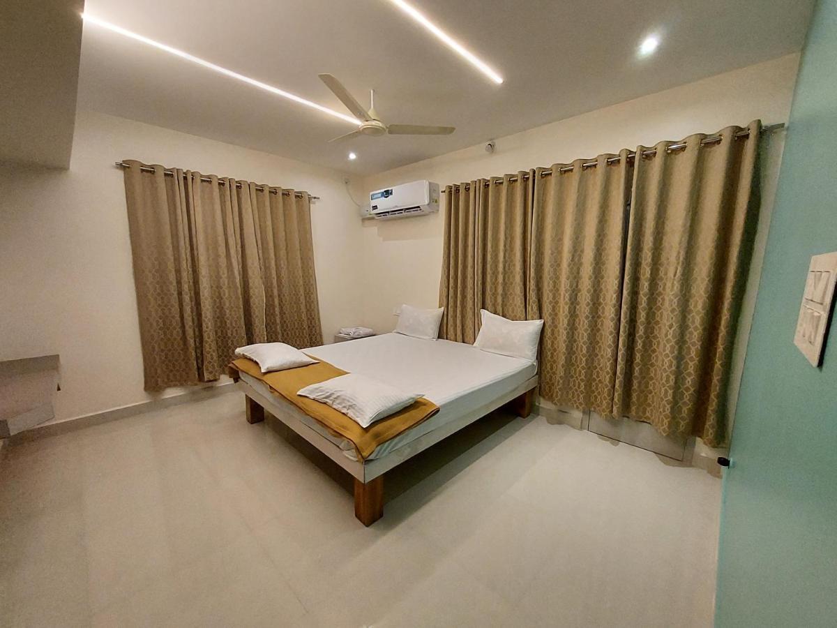 Srirangam Service Apartment Tiruchirappalli Exterior photo